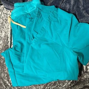 Figs teal large two pocket top and medium joggers